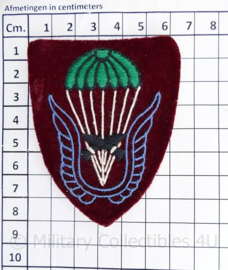 Onbekend parachutisten embleem met drukknoop bevestiging  - 8 x 6,5 cm - origineel