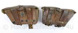 Oostenrijks WO2 Steyr paar patroon tassen  - bruin leer -gedateerd 1930 & 1960- 18 x 10 x 5 cm - origineel