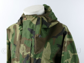 Korps Mariniers waterproef Goretex regenjas Woodland - maat large - origineel