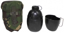 Britse leger veldfles 1,5 liter met drinkbeker - DPM camo - origineel