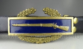 Broekriem echt leer met SOLID BRASS sluiting US Combat infantry Badge - 120 cm.