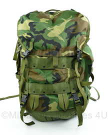 US Army CFP-90 LC Field Pack Large with internal frame woodland - zeldzaam grote variant - 43 x 60 x 35 cm - origineel