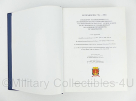 KM Koninklijke Marine Gedenkboek Koninklijk Instituut voor de Marine 1904-2004 KIM - 20,5 x 4 x 27 cm - origineel