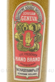 Antieke fles voor drank - met later aangebracht etiket Schiedam Geneva - afmeting 28,5 cm - origineel