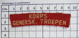 Straatnaam paar Korps Geneeskundige troepen - model 1946 tot 1950 - 9 x 2 cm - origineel