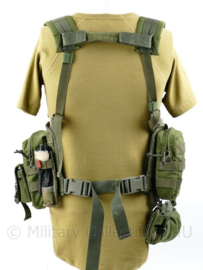 Defensie en Korps Mariniers Warrior Assault systems Chest Rig M4 groen met tassen -  origineel