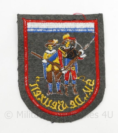 Embleem Schietvereniging De Geuzen - 8 x 9½ cm - origineel