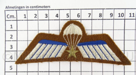 KL parawing met ster " A brevet" - bruine variant voor op de DT - 11 x 5 cm - origineel