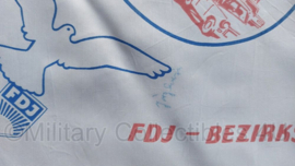 DDR 35 Jahre DDR FDJ Bezirks Rostock sjaal - getekend door groepsleden - 66 x 66 cm - origineel