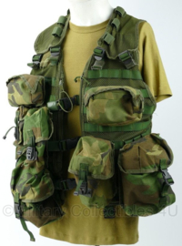 KMARNS Korps Mariniers gevechtsvest met opbouwtassen Forest camo - maat Large - gedragen - origineel