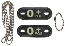 Dogtag ketting met 2 bloedgroep hangers 3D PVC - zwart - bloedgroep O POS