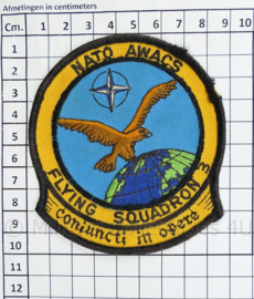 NATO Awacs flying squadron 3 Coniuncti in opere embleem - 10 x 9 cm - origineel