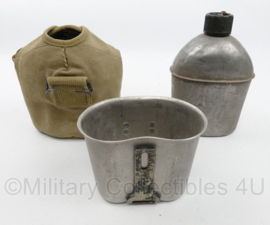 WO2 US Army veldfles set - RVS fles uit 1943, RVS beker en khaki hoes - origineel
