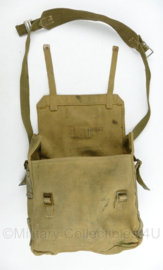 WO2 Britse Smallpack rugzak met draagriem 1944 - doorgebruikt door MVO 1955 - origineel