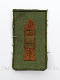 KL Landmacht Scherpschutter brevet brons - stof brons op groen - afmeting 4 x 7,5 cm - origineel