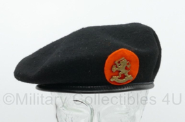 WO2 model Nederlandse Prinses Irene Brigade baret - maat 58 - originele baret en replica insigne