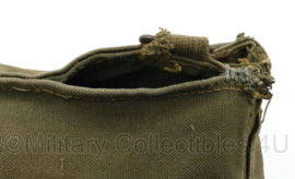 Nederlandse leger MVO gasmasker tas jaren 50 - 19 x 13 x 25 cm - gebruikt - origineel