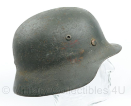 WO2 Duitse M35 helm met naoorlogse BGS liner - originele WO2 gestempelde helmpot