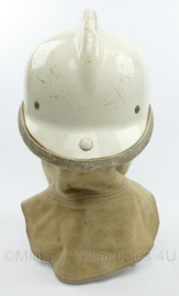 Vintage Nederlandse Brandweer helm met kam en nekflap wit - origineel