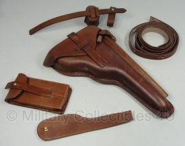 P08 artillerie holster met draagriem en toebehoren - 5 delig!  bruin leer