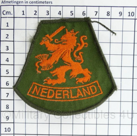 Defensie  NEDERLAND mouwleeuw embleem - onbekend model - 8 x 8,5 cm - origineel