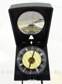 DDR kompas set met dubbele luchtbel - marschkompass F73 - mogelijk kapot - origineel