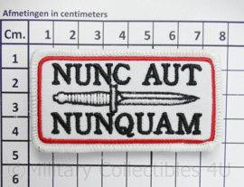 KCT Korps Commandotroepen Nunc Aut Nunquam patch wit - met klittenband - 8 x 4½ cm