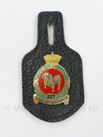 KLU Koninklijke Luchtmacht 327 squadron Vrijheid eist waakzaamheid borsthanger - 8 x 4,5 cm - origineel