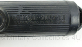 Water- en Shockproof R405 zaklamp - gebruikt - 6 x 6 x 17 cm - origineel