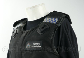Britse politie kogel- en steekwerend vest met ballistische inhoud Northern Constabulary - HOSDB/CAST-normen HG1A/KR2/SP2 - maat Medium - origineel