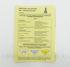 Defensie NBC Instructiekaart Persoonlijke Bescherming tegen de Uitwerking van NBC-Strijdmiddelen (handig voor in de gasmaskertas)  - 18 x 13 cm - origineel