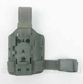 SAFARILAND Single Strap Leg Shroud Small Tactical Plate with Harness met mount voor Glock 17 Foliage Green - huidig model - 26,5 x 15 cm - gebruikt - origineel