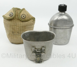 WO2 US Army veldfles set - RVS fles 1943, RVS beker en khaki hoes 1942 - origineel