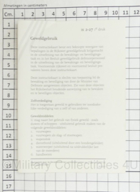 Defensie Instructiekaart IK 2-27 Geweldgebruik 1e druk - 15 x 10 cm - origineel