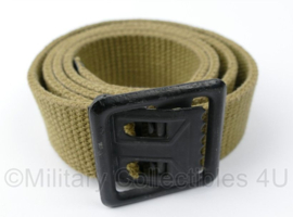 US manschaps Broekriem / trouser belt M1937 gestempeld US JQMD 1945 - maat 90, 95 of 100  cm. - origineel 1945