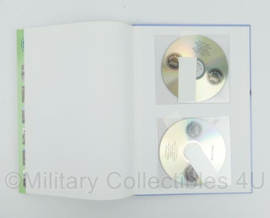 Herinneringsboek ISAF 3  International Security Assistance Force - 21,5 x 1,5 x 30 cm - licht gebruikt - origineel