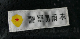 Chinese politie regenjack met capuchon en reflectie - met tekst op de rug - zwart - ongedragen - maat 175/96 - origineel