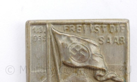 WO2 Duitse Speld 1.3. 1935 Frei ist die Saar - 4,5  x 3 cm  - origineel
