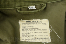WO2 US M1943 field jacket 2nd Lieutenant Medical Department - maat 38R - replica