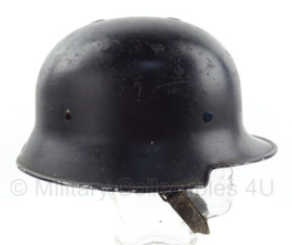 WO2 Duitse polizei en Feuerwehr helm met 1934 gestempeld  -  maat M  -  origineel WO2