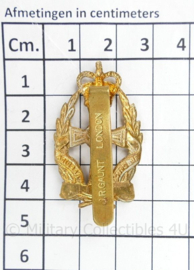 Britse QARANC Queen Alexandra's Royal Army Nursing Corps cap badge naoorlogs - maker JR Gaunt London - 5 x 2,5 cm - origineel