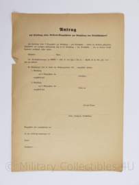 Wo2 Duits document Antrag fur Uniform Bezugschein met schets tekening van officier erop - 29,5 x 21 cm - origineel