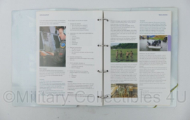 Handboek VEVA Medewerker Vrede en Veiligheid Deel 1 - 25 x 4 x 32 cm - origineel