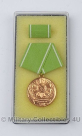 DDR medaille voor uitstekende dienst Binnenlandse zaken inclusief doosje - ter decoratie - origineel