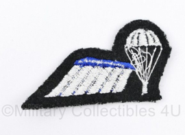 Defensie en Korps Mariniers halve parawing - parachutist B - zwart - 6,5 x 4 cm - origineel