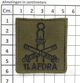 KL Landmacht  borst embleem 11e AFDRA 11e Afdeling Rijdende Artillerie - met klittenband - afmeting 5 x 5 cm - origineel