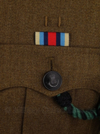 Britse uniform jas Rifle Regiment met insignes  -  origineel