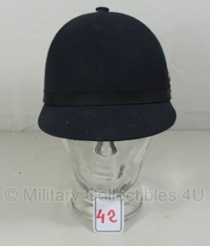 Politie Hamburg cap gedragen voor vrouwen tot 1981 - art. 42 - origineel