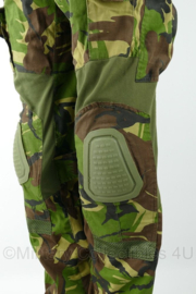 KL Nederlandse leger Combat Pants met kniebeschermers Woodland camo - maat 32 - gedragen - origineel