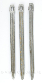 Set van 3 stuks WO2 Duitse aluminium haringen - lengte 25,5 cm - origineel